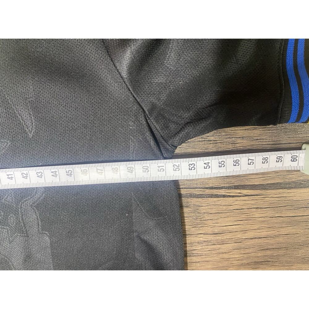 Manchester United | Men’s Medium Alternative Jersey - Picture 4 of 7